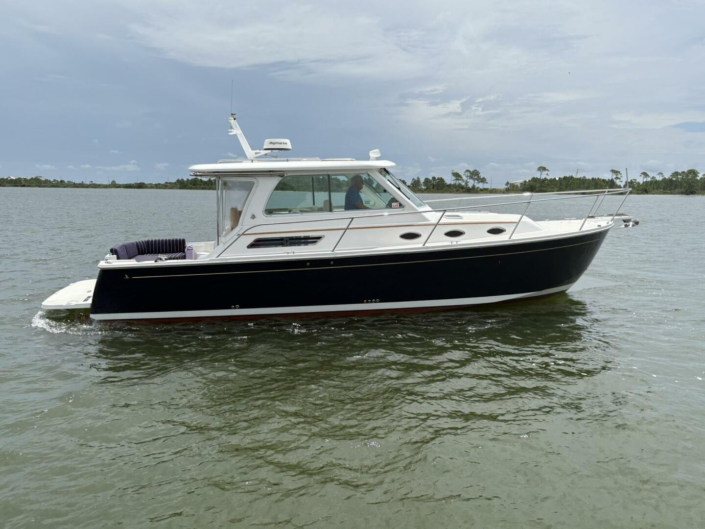 34ft Back Cove Yacht For Sale