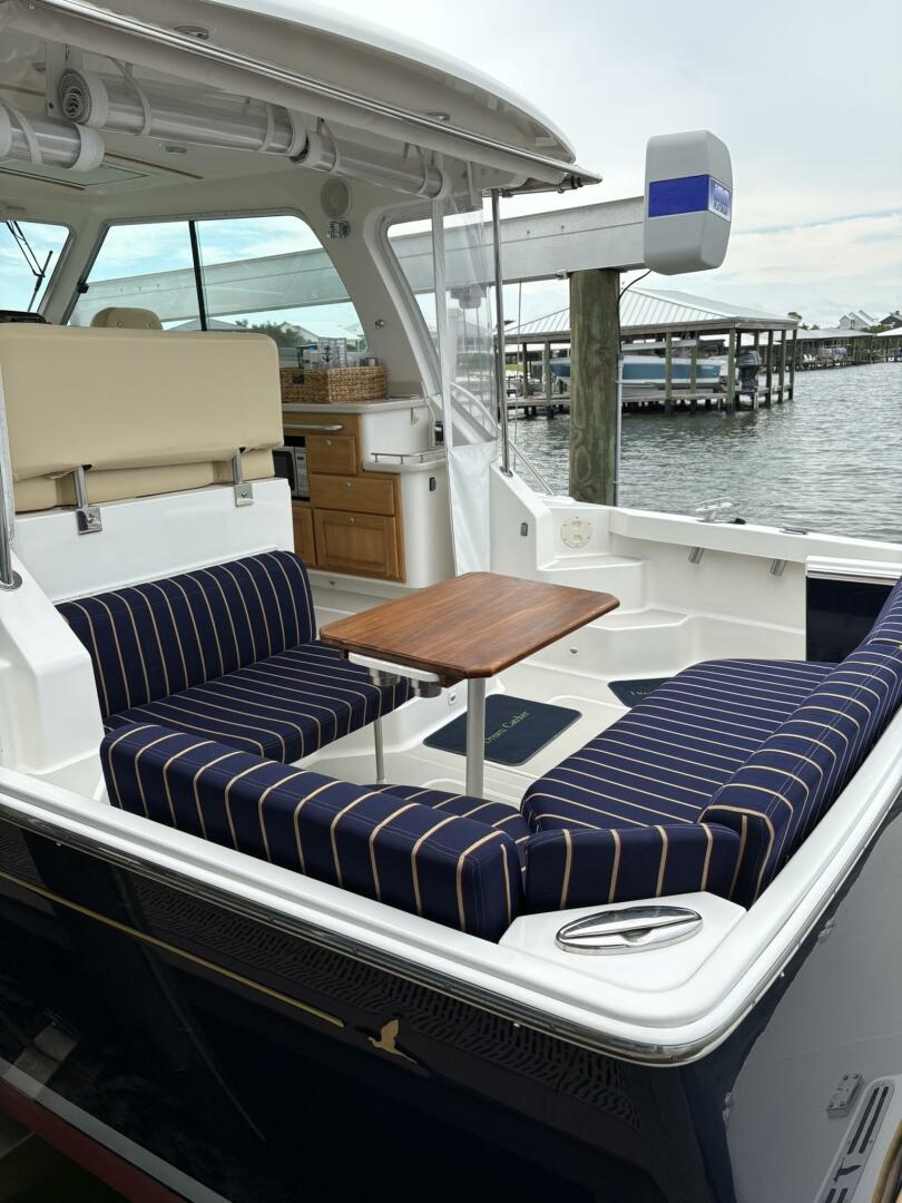 34ft Back Cove Yacht For Sale