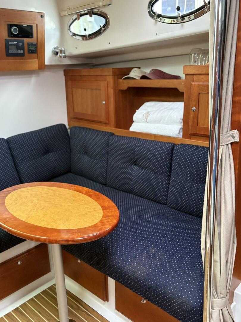 34ft Back Cove Yacht For Sale