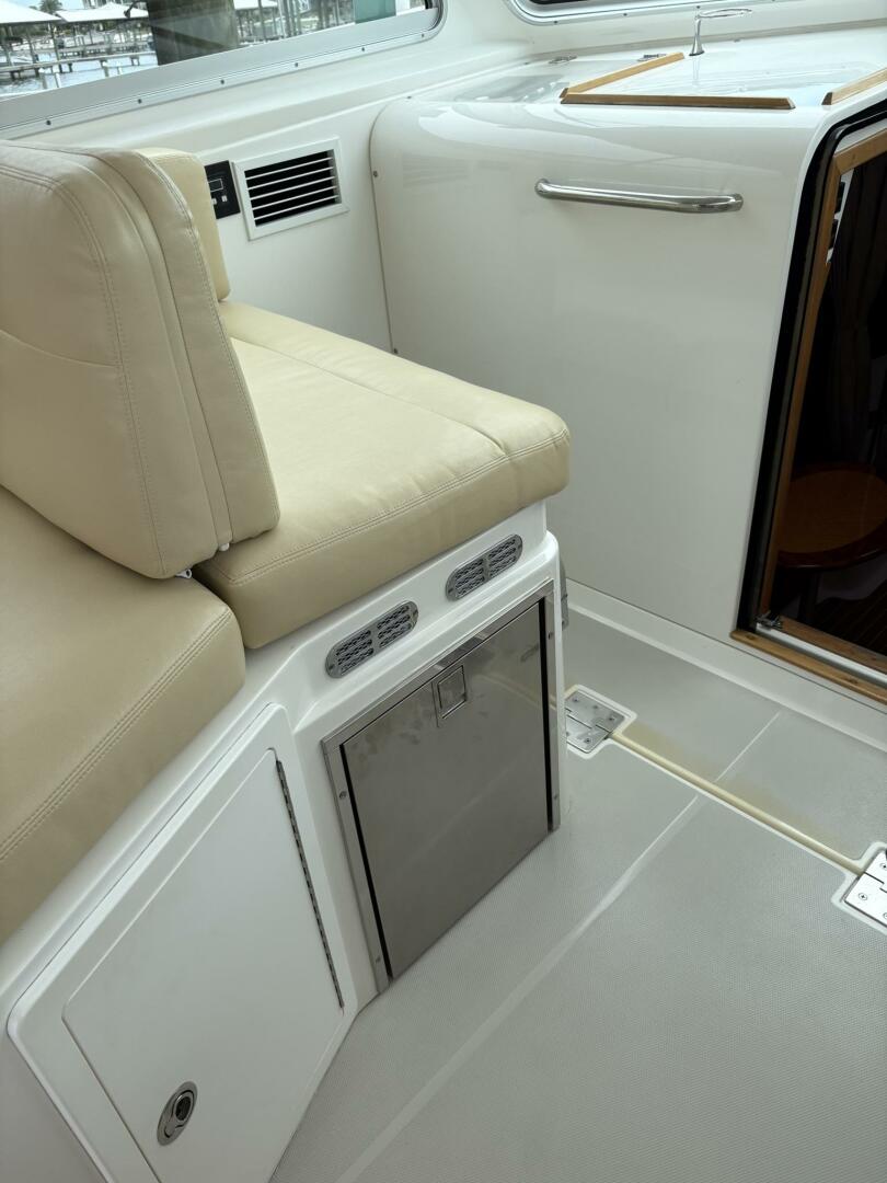 34ft Back Cove Yacht For Sale