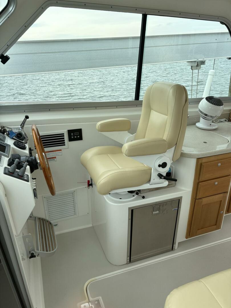 34ft Back Cove Yacht For Sale
