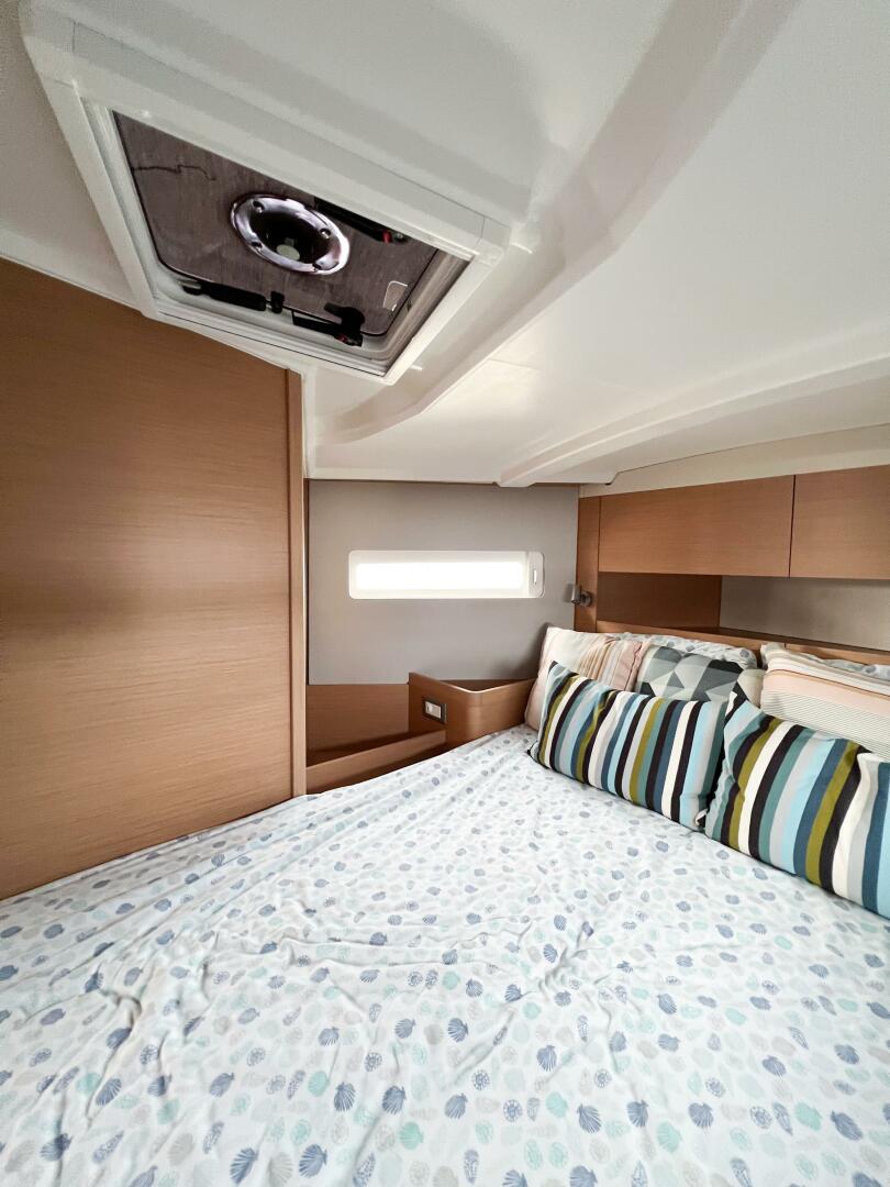 SILVER GIRL 41ft Jeanneau Yacht For Sale