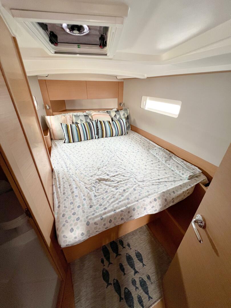 SILVER GIRL 41ft Jeanneau Yacht For Sale