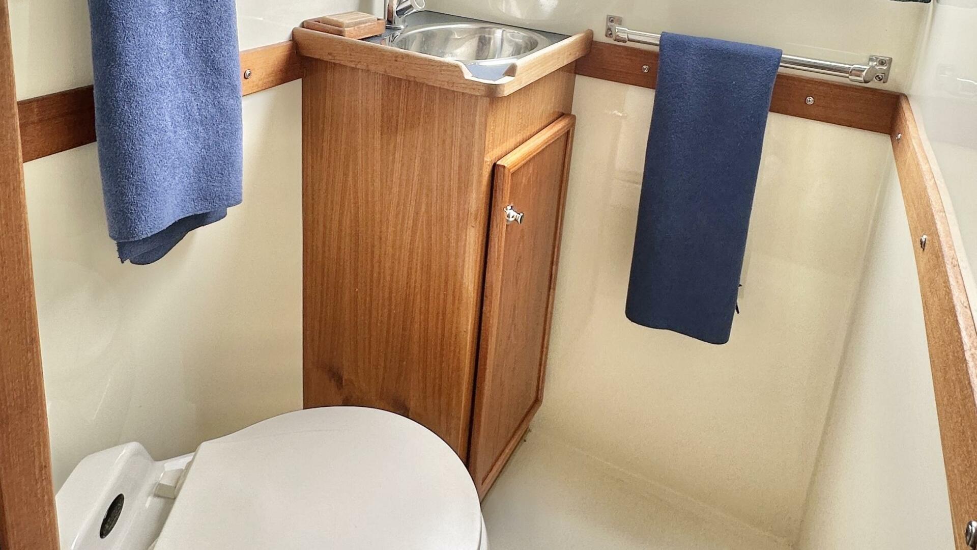 32ft Coastal Craft Yacht For Sale