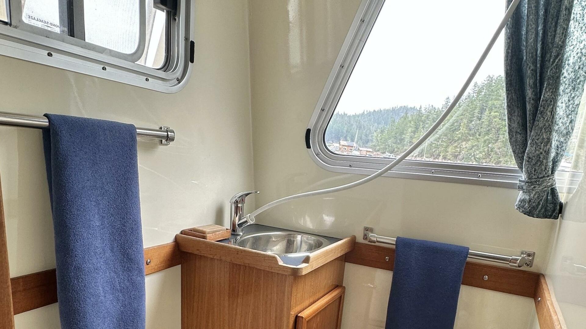 32ft Coastal Craft Yacht For Sale