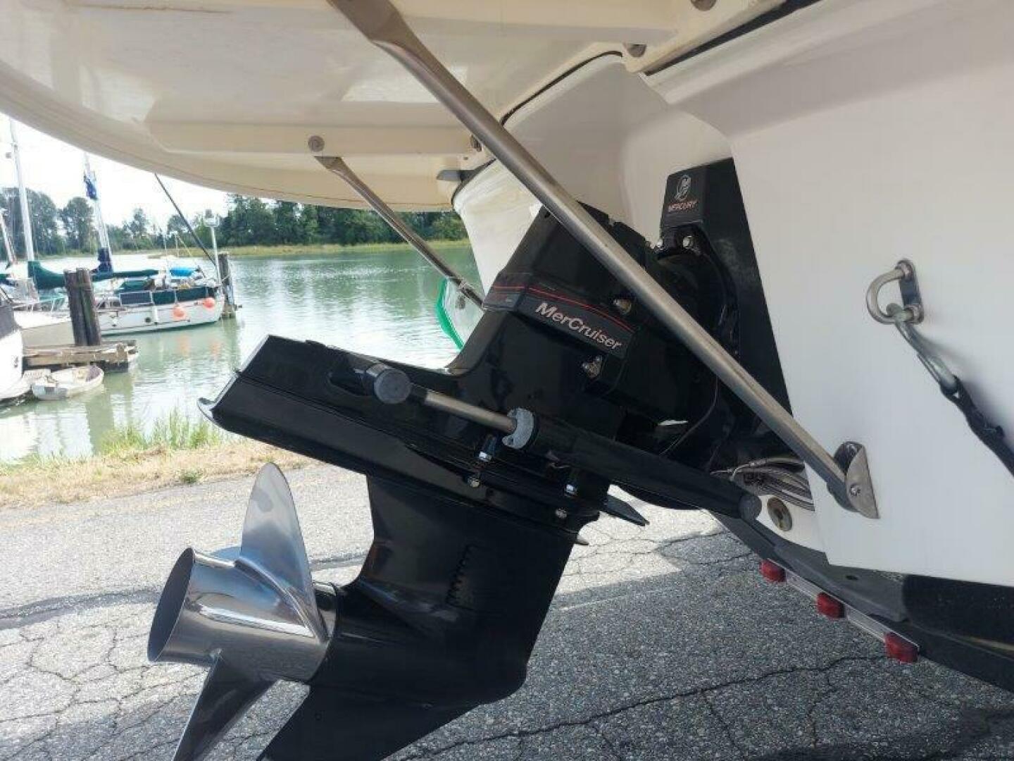 18ft Bayliner Yacht For Sale