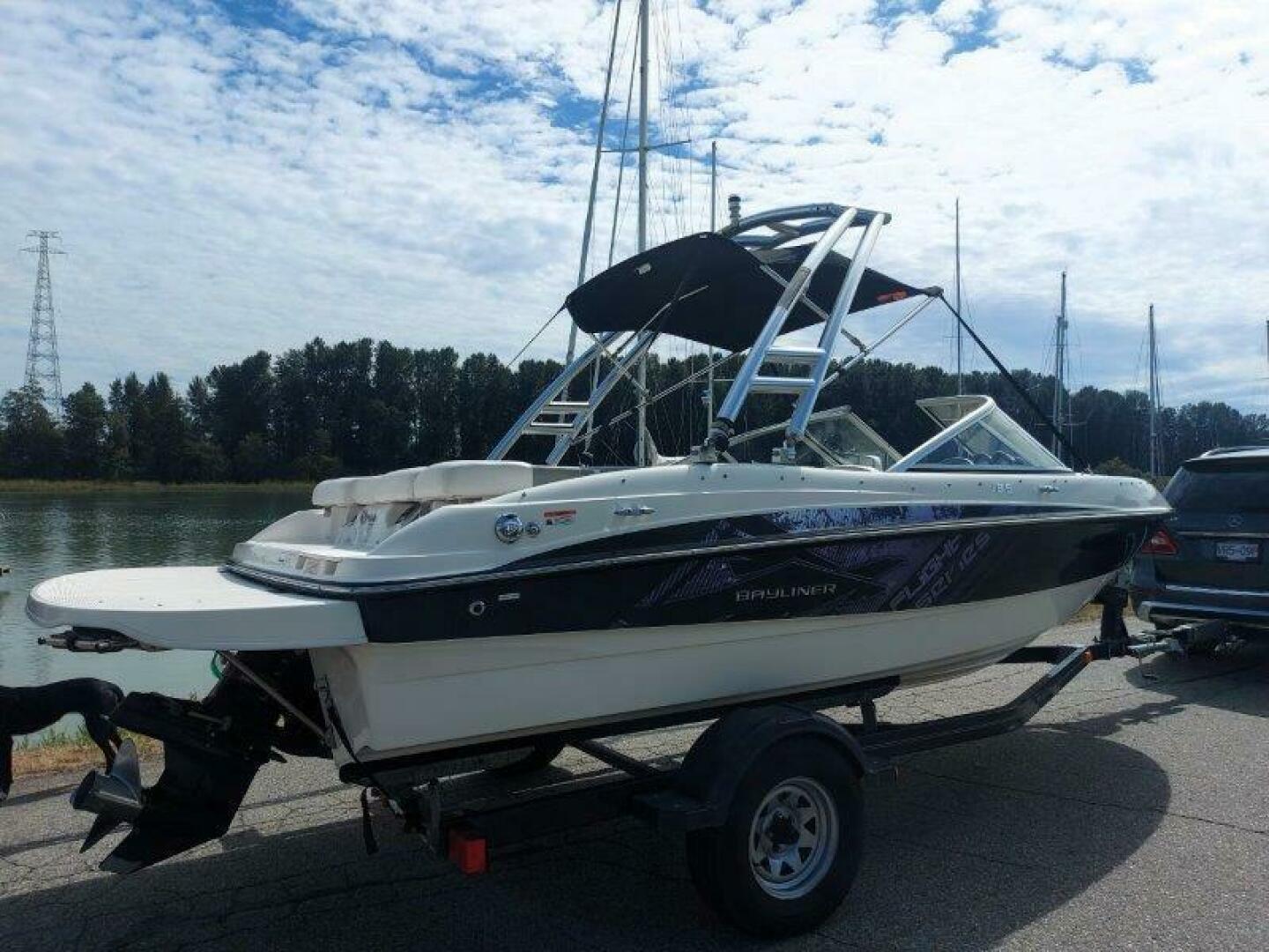18ft Bayliner Yacht For Sale