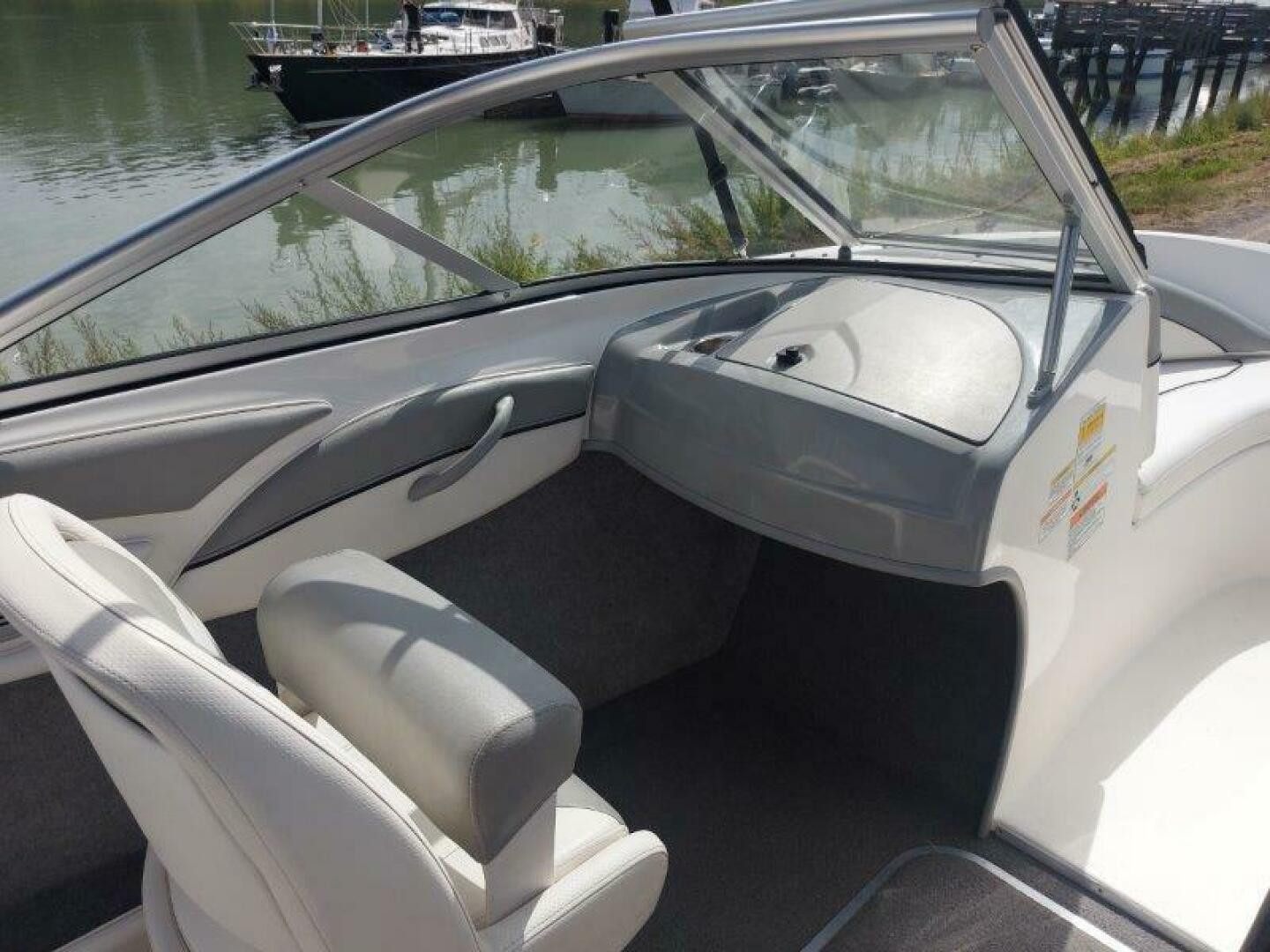 18ft Bayliner Yacht For Sale
