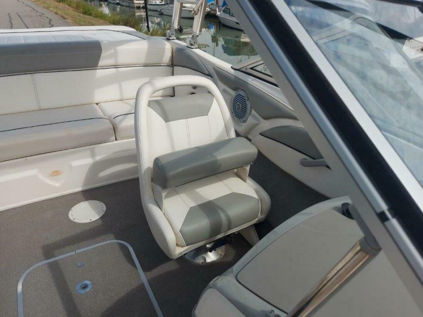 18ft Bayliner Yacht For Sale