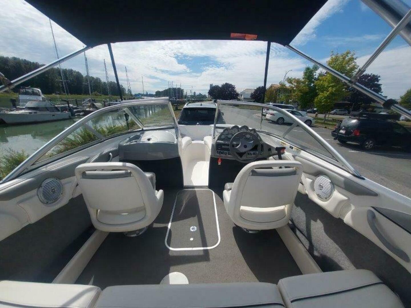 18ft Bayliner Yacht For Sale