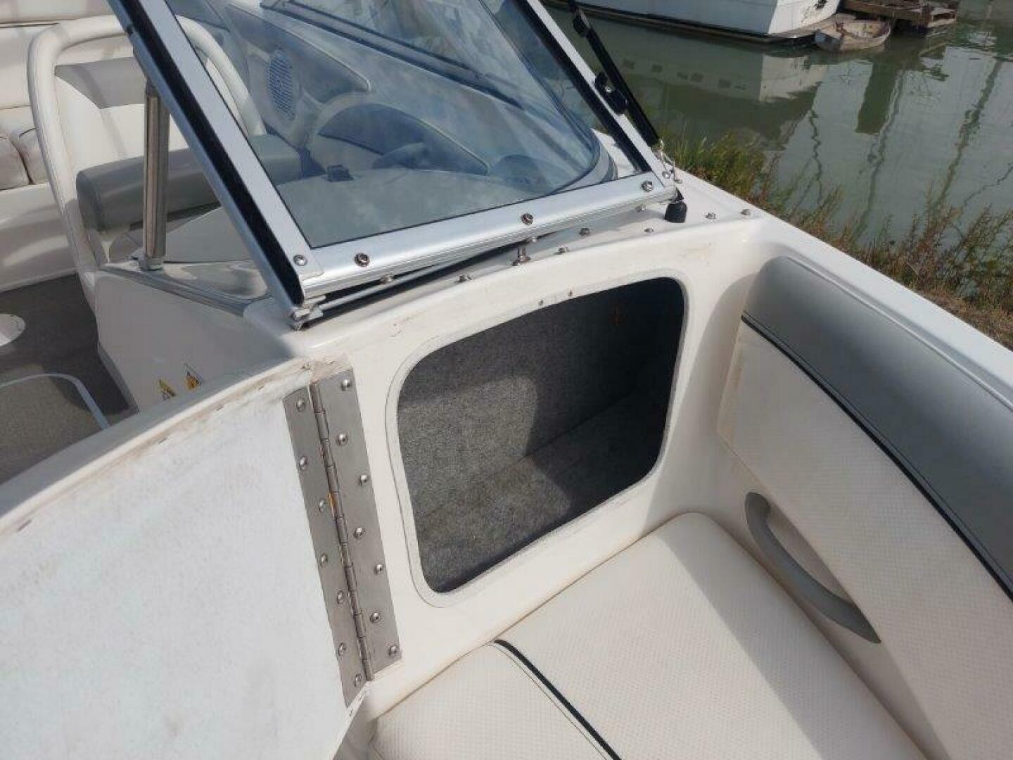 18ft Bayliner Yacht For Sale