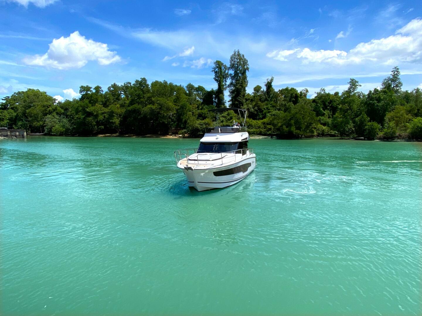 Pong Sang 35ft Jeanneau Yacht For Sale