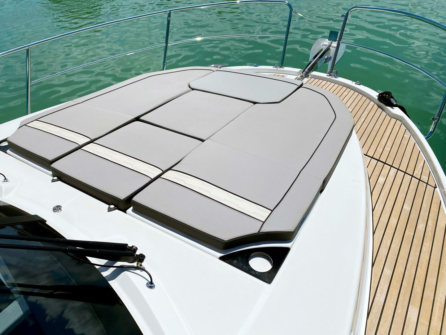 Pong Sang 35ft Jeanneau Yacht For Sale