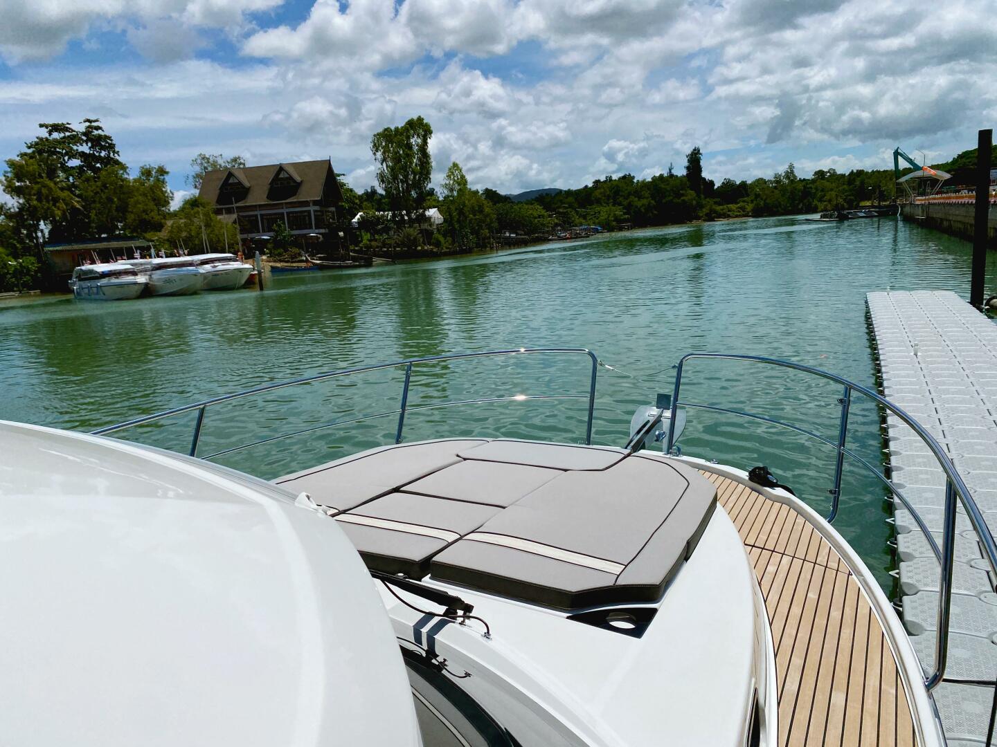 Pong Sang 35ft Jeanneau Yacht For Sale