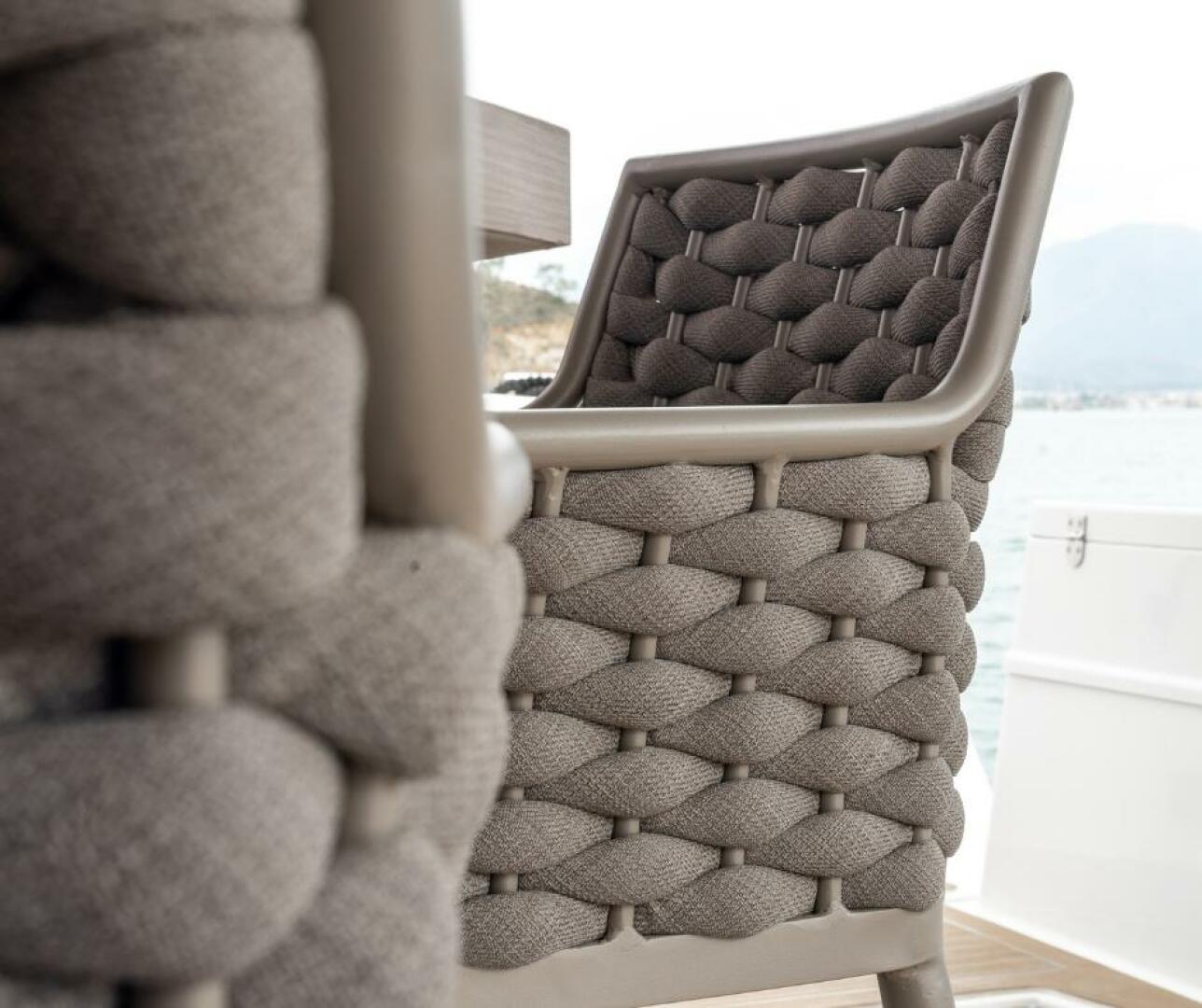 Bali 4.8 chairs
