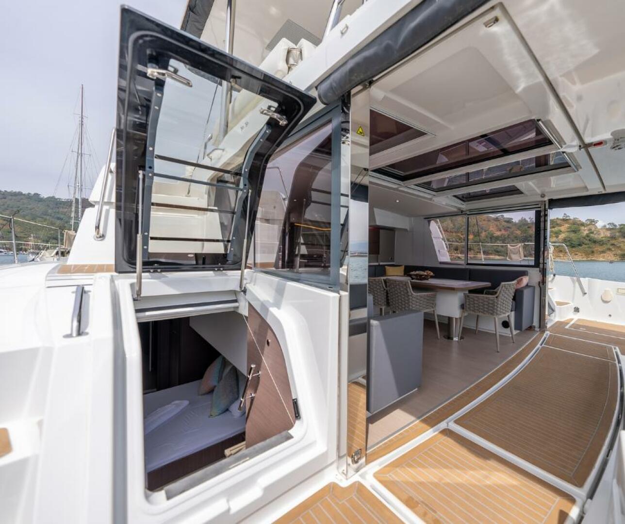 Bali 4.8  cabin access