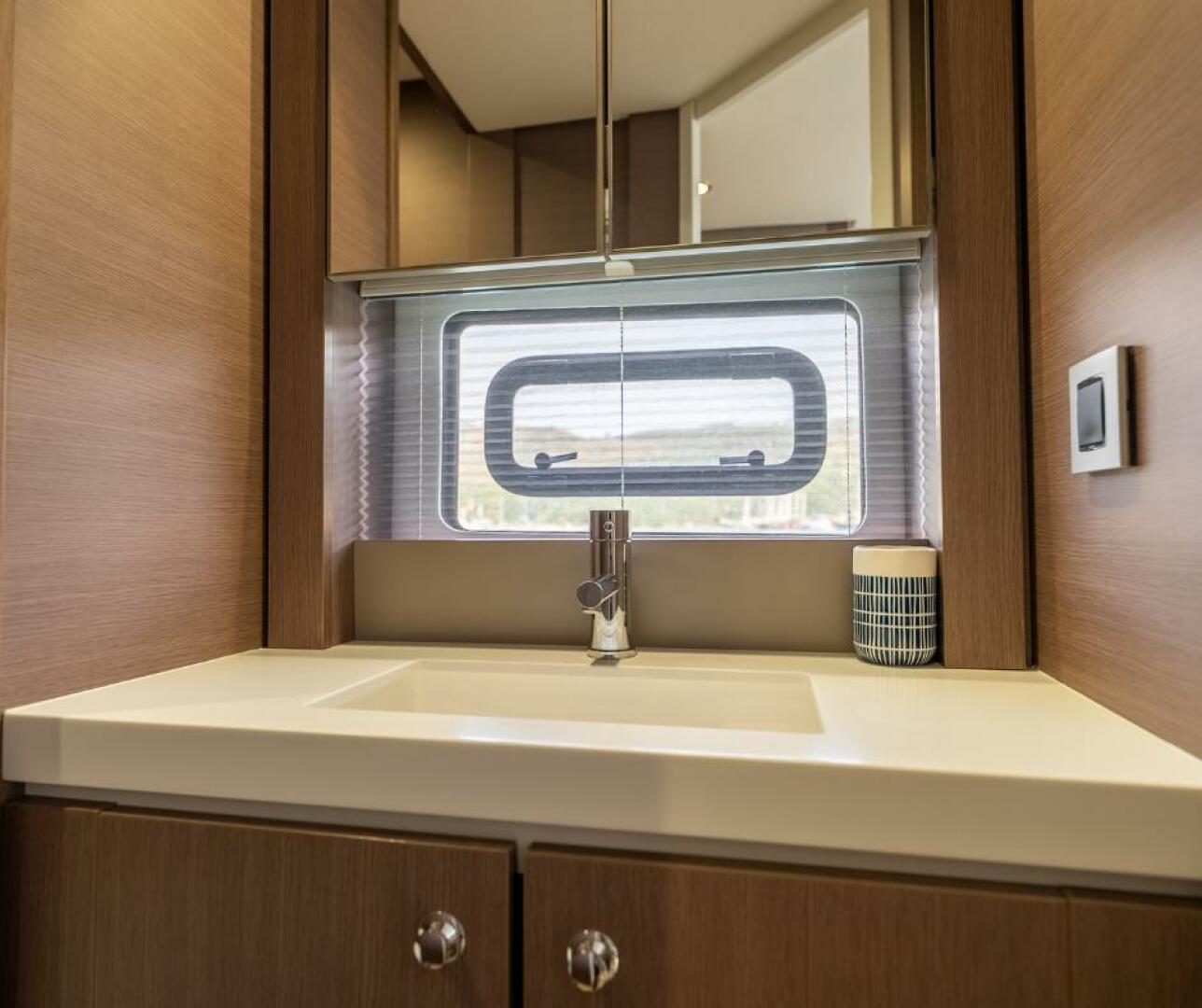 Bali 4.8  sink