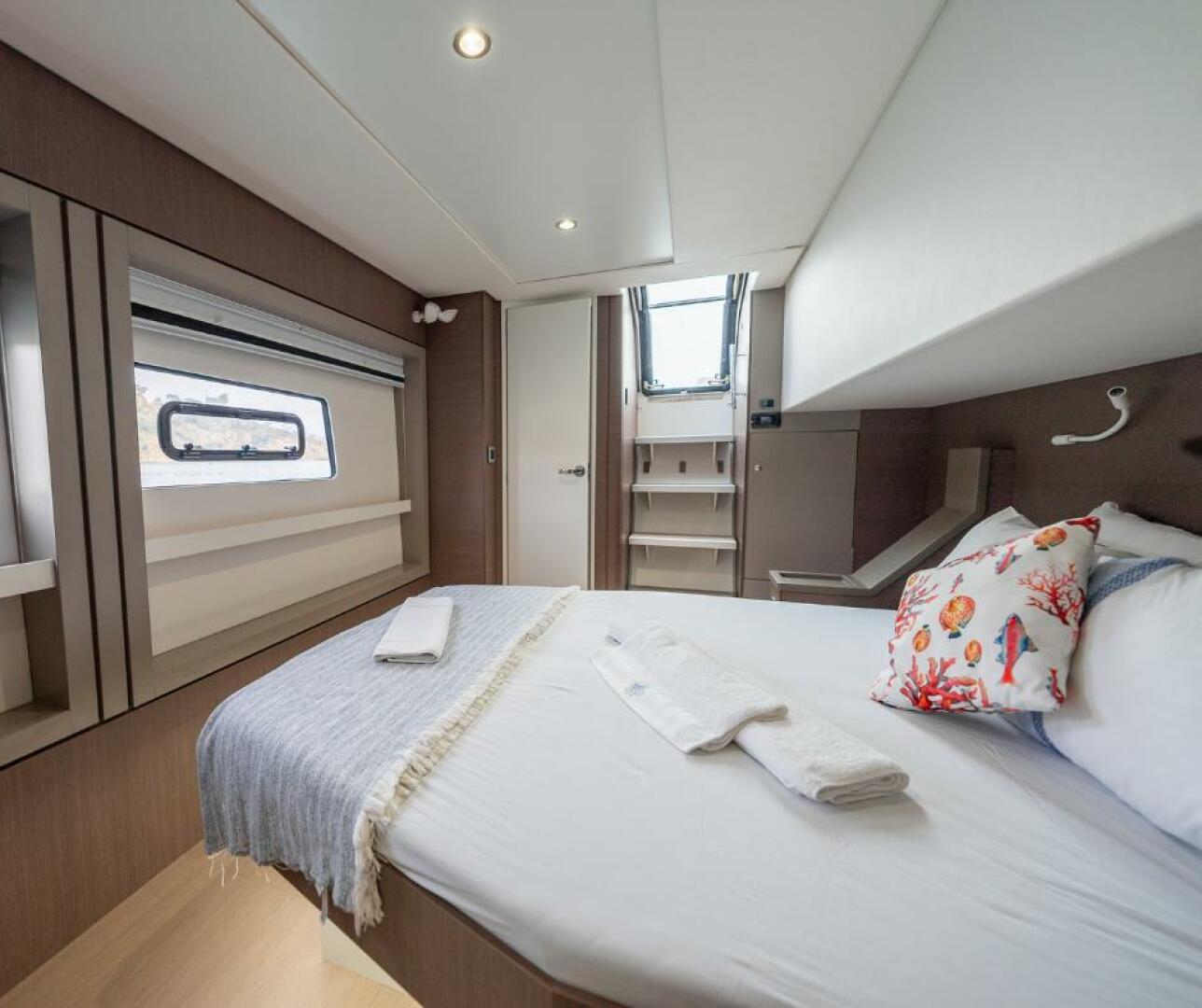 Catamaran Bali 4.8 bed