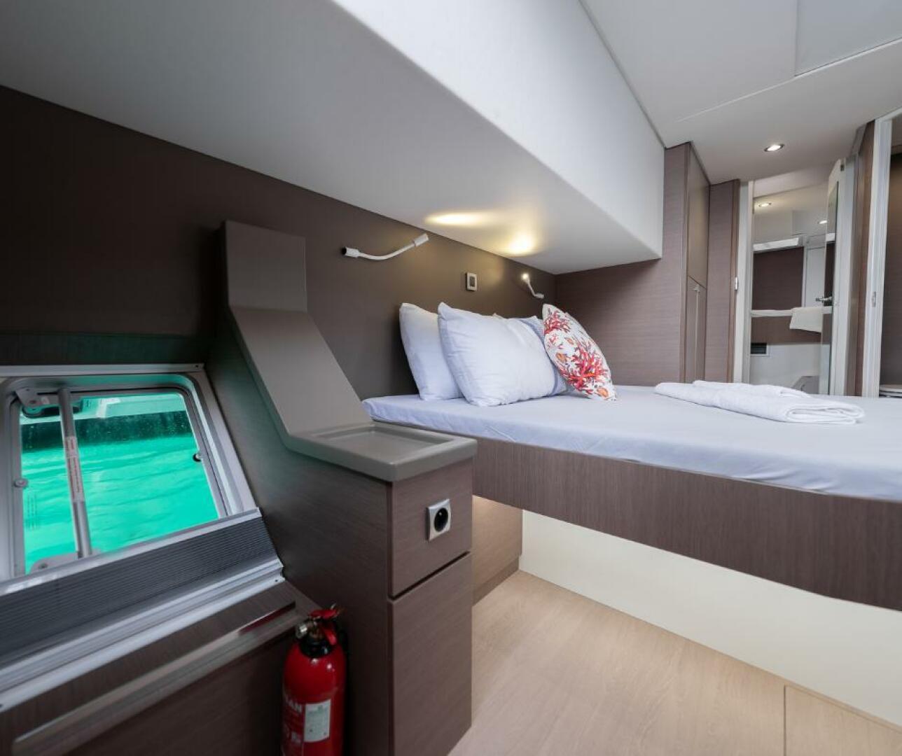 Catamaran Bali 4.8 cabin