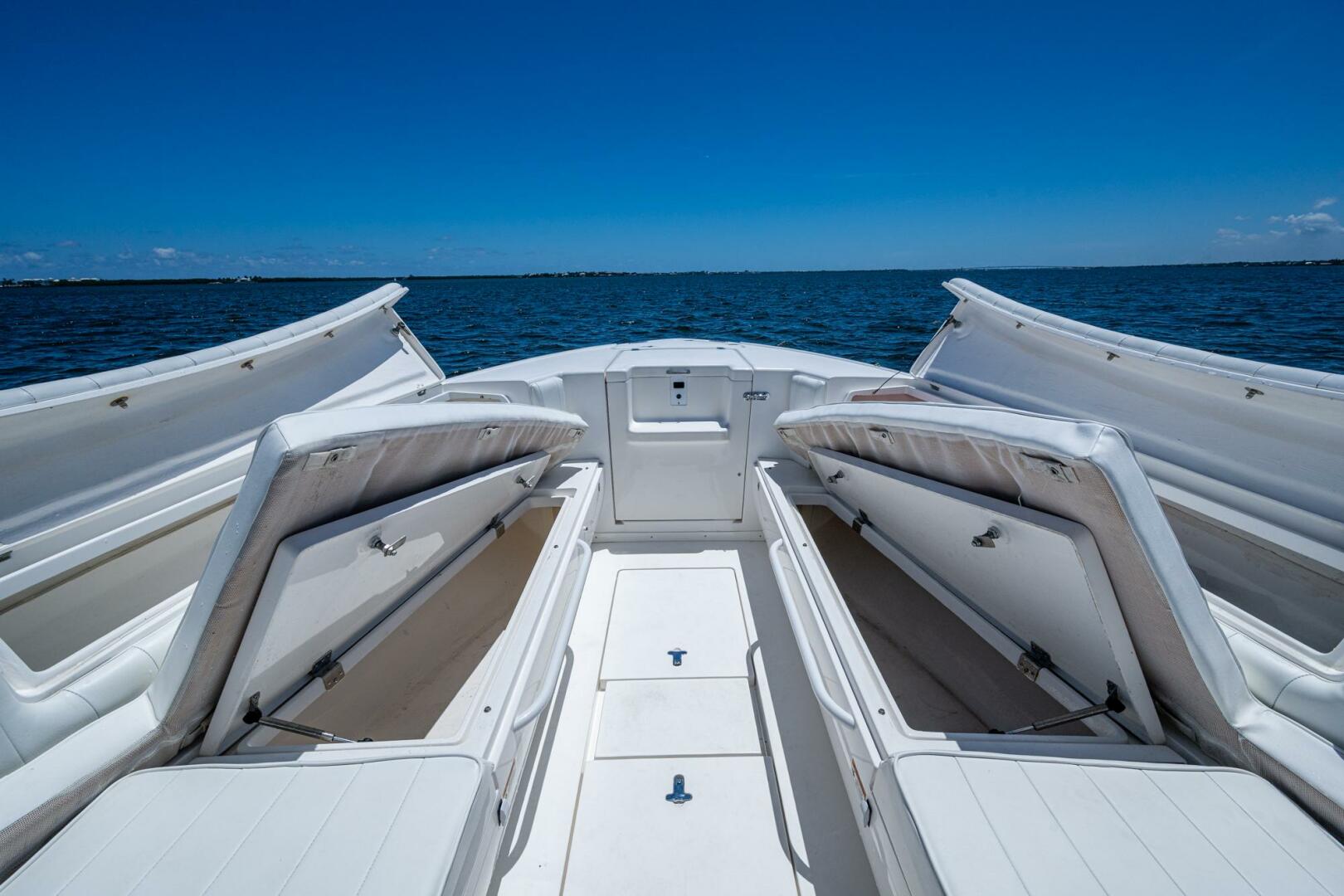 32ft Intrepid Yacht For Sale