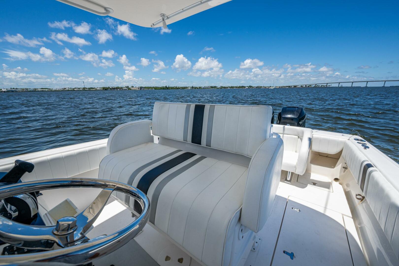 32ft Intrepid Yacht For Sale