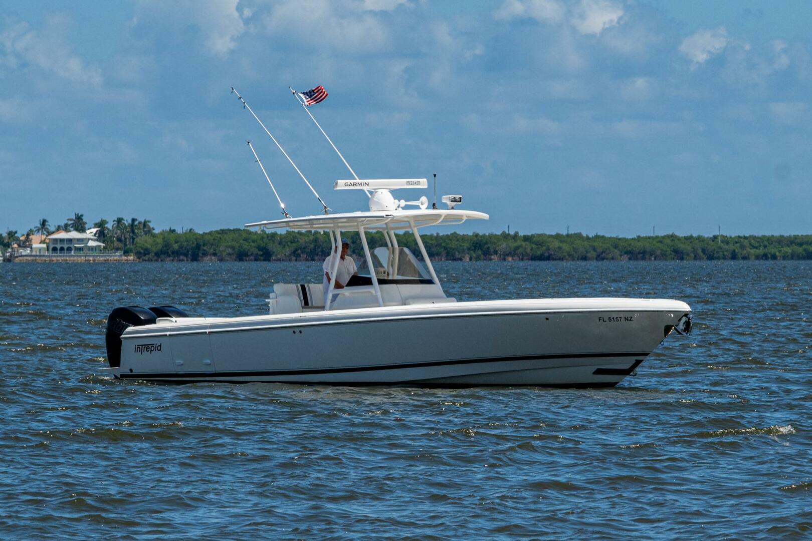32ft Intrepid Yacht For Sale