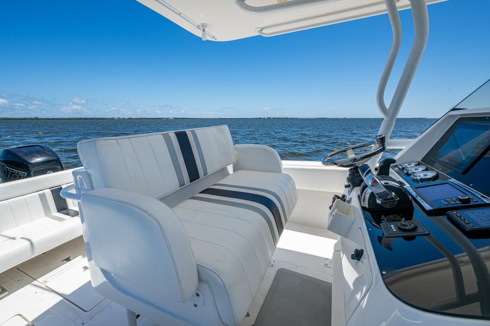 32ft Intrepid Yacht For Sale