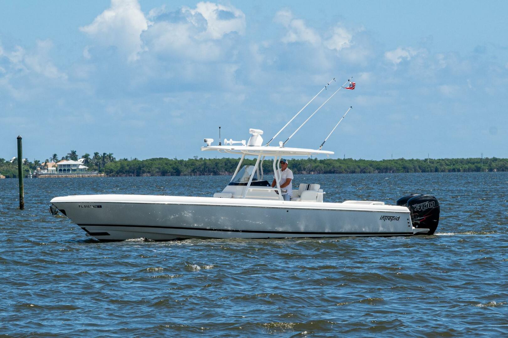 32ft Intrepid Yacht For Sale