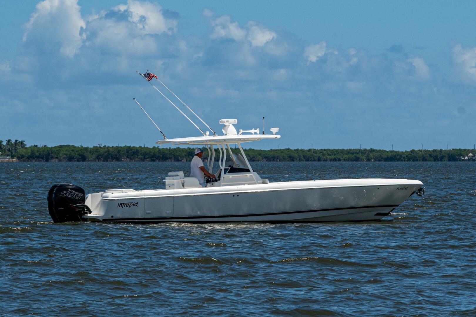 32ft Intrepid Yacht For Sale