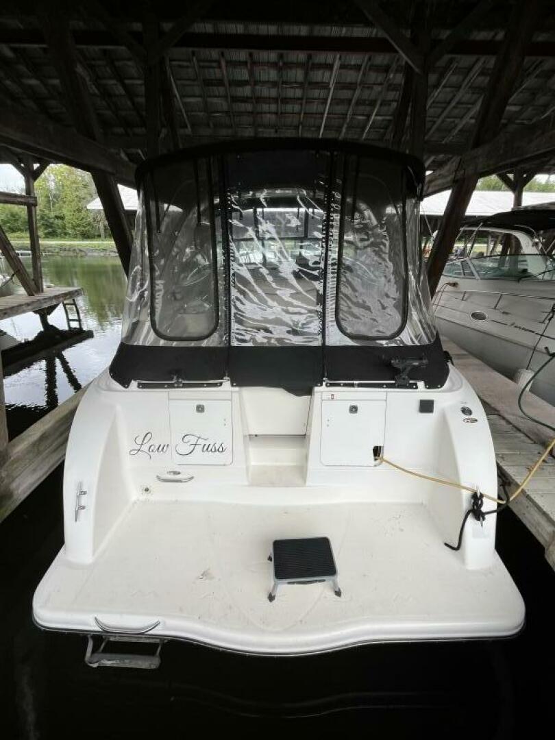 Low Fuss 33ft Maxum Yacht For Sale