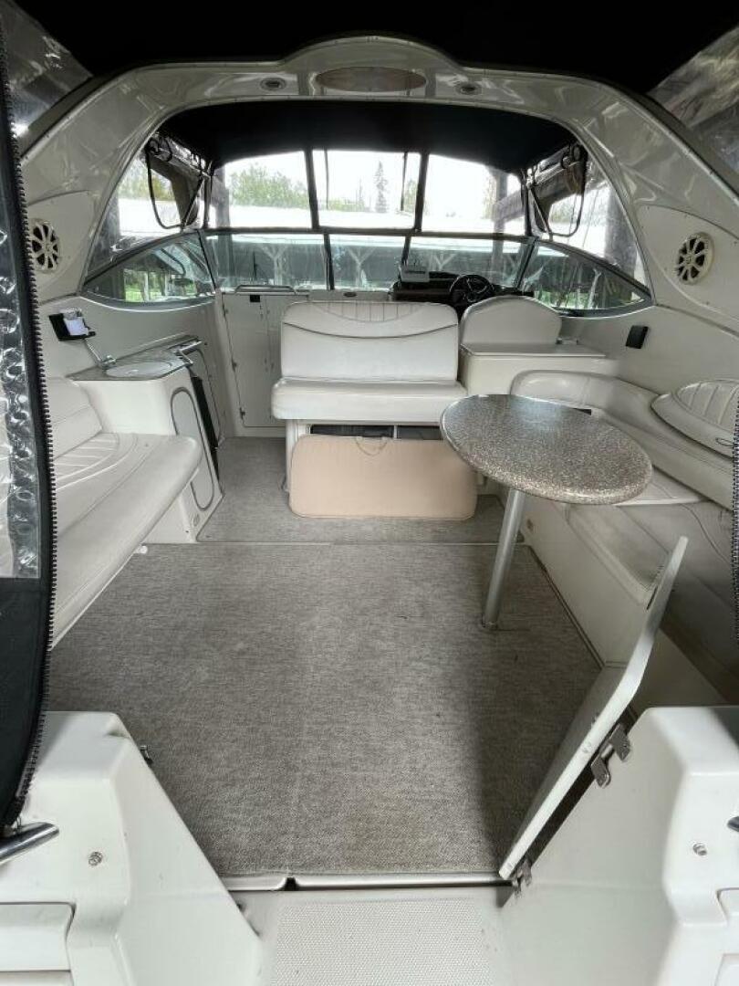 Low Fuss 33ft Maxum Yacht For Sale
