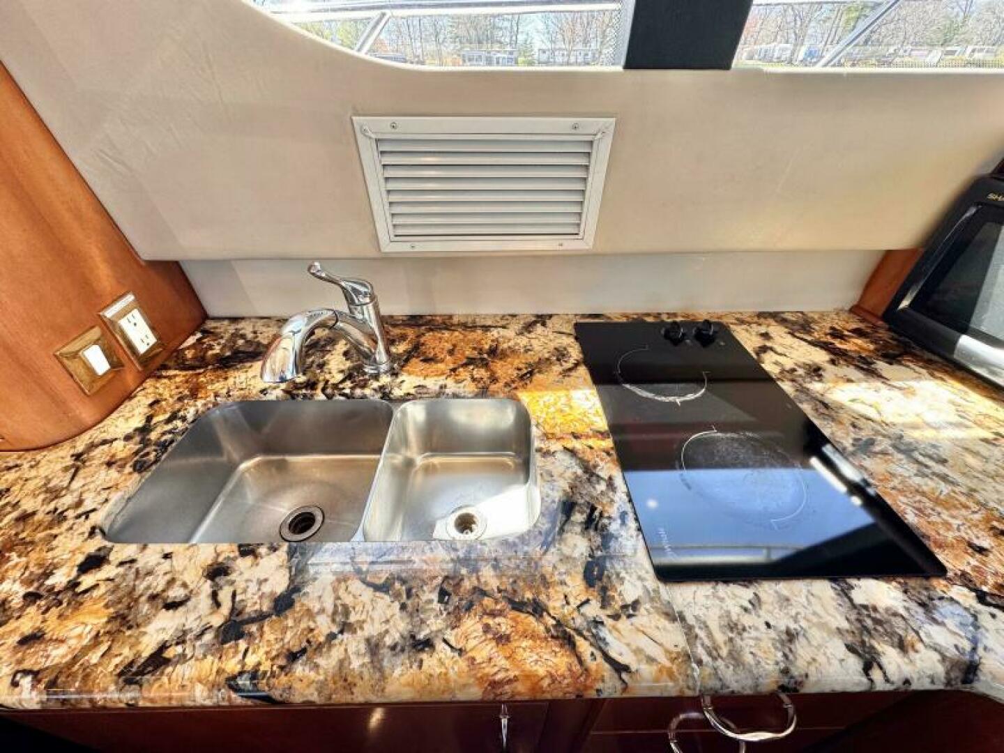 46ft Carver Yacht For Sale
