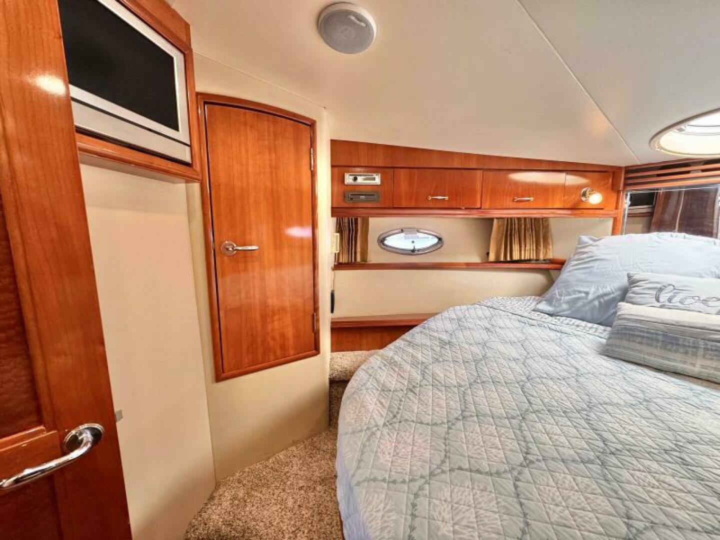 46ft Carver Yacht For Sale