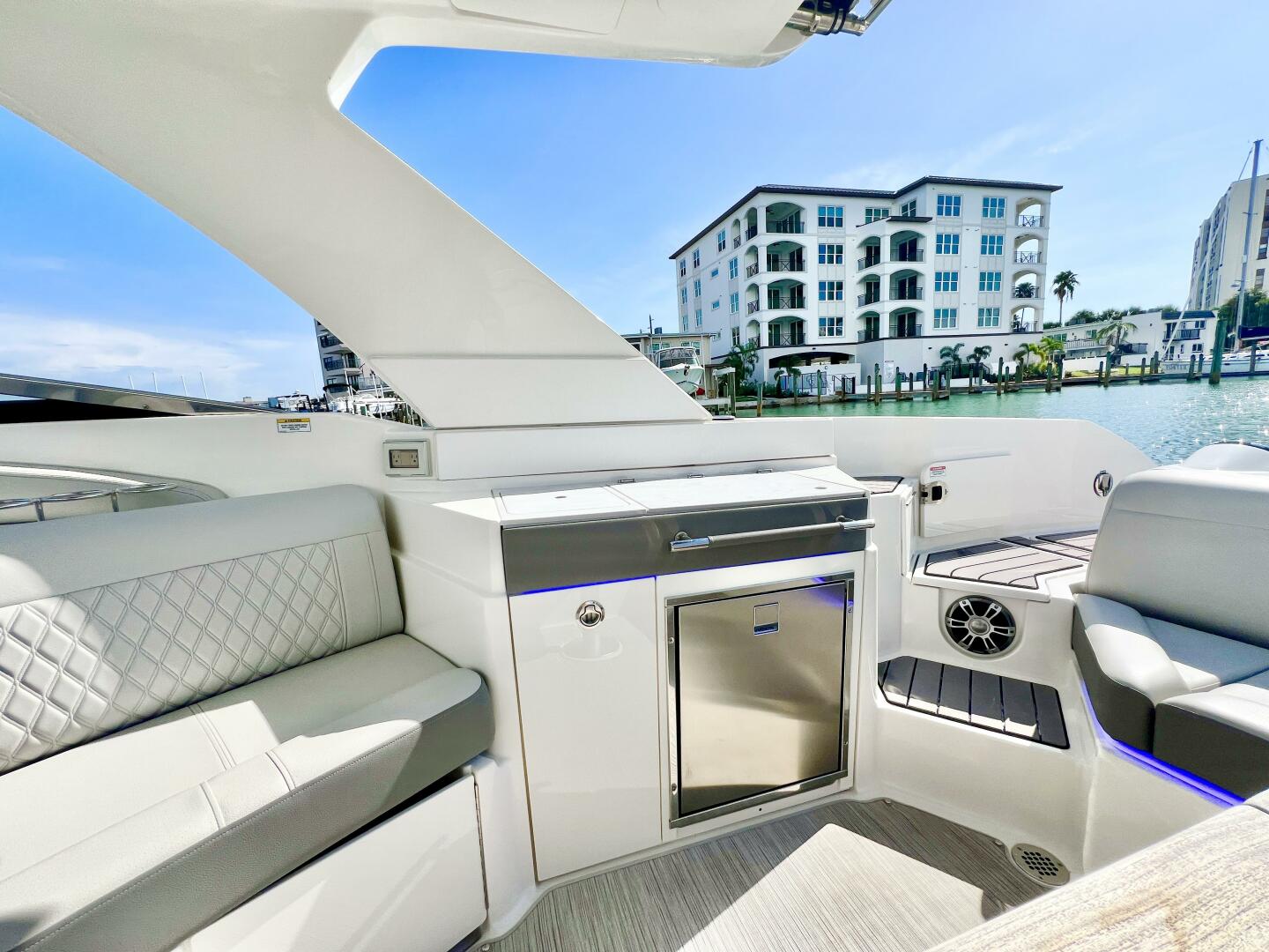 35ft Sea Ray Yacht For Sale
