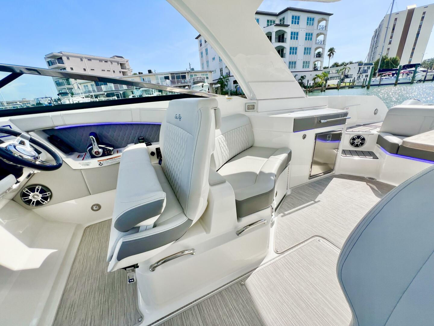 35ft Sea Ray Yacht For Sale