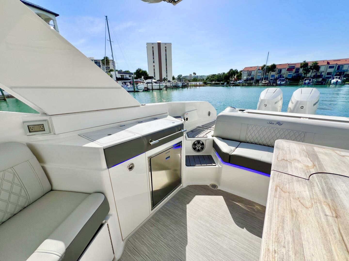 35ft Sea Ray Yacht For Sale