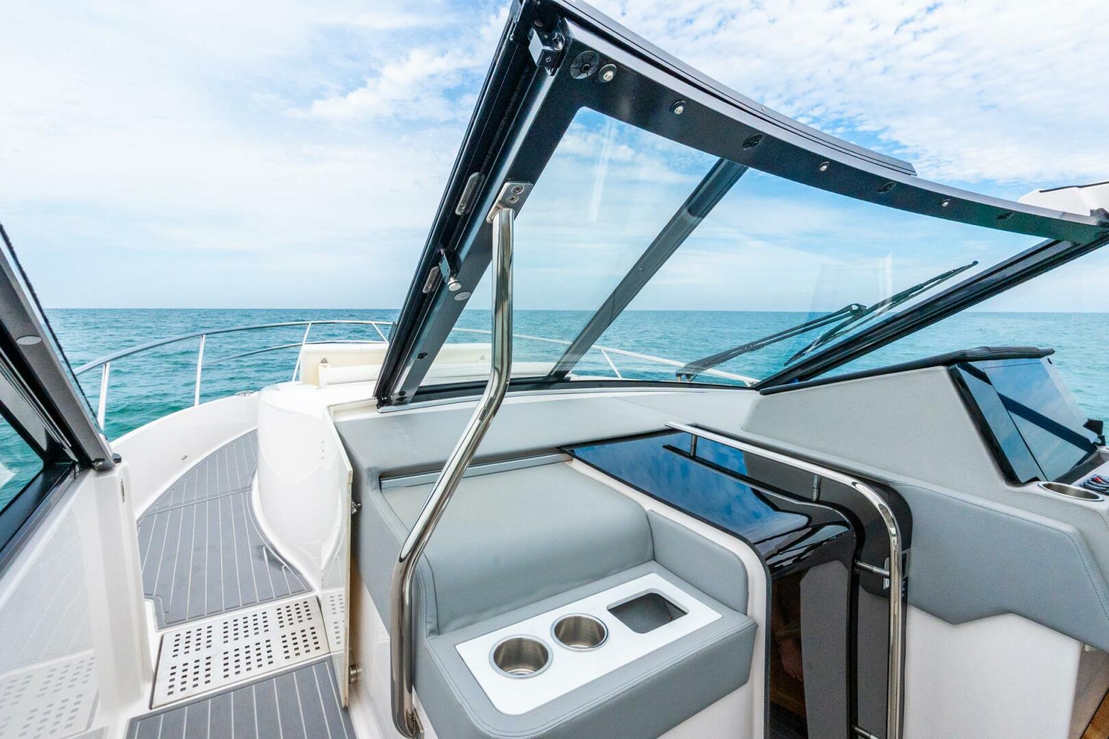 DA BETTER BOAT 36ft Regal Yacht For Sale