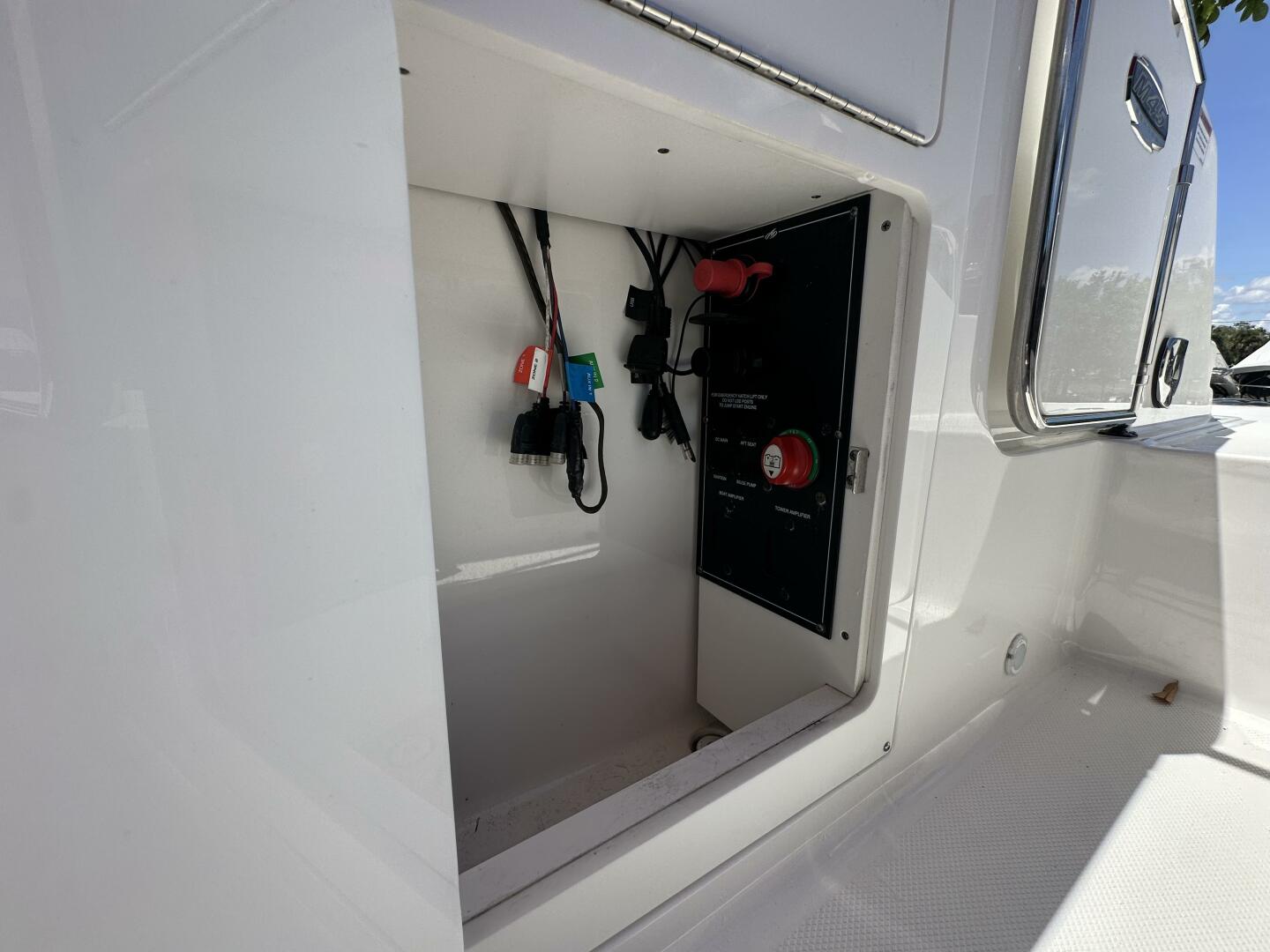 25ft Monterey Yacht For Sale