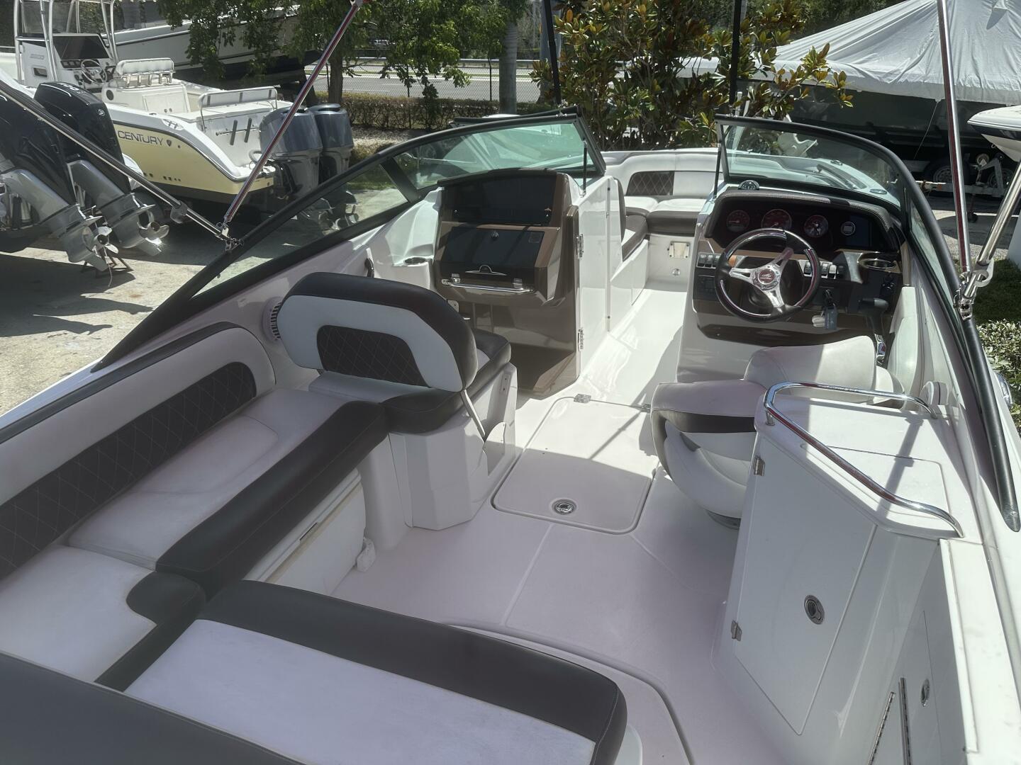 25ft Monterey Yacht For Sale