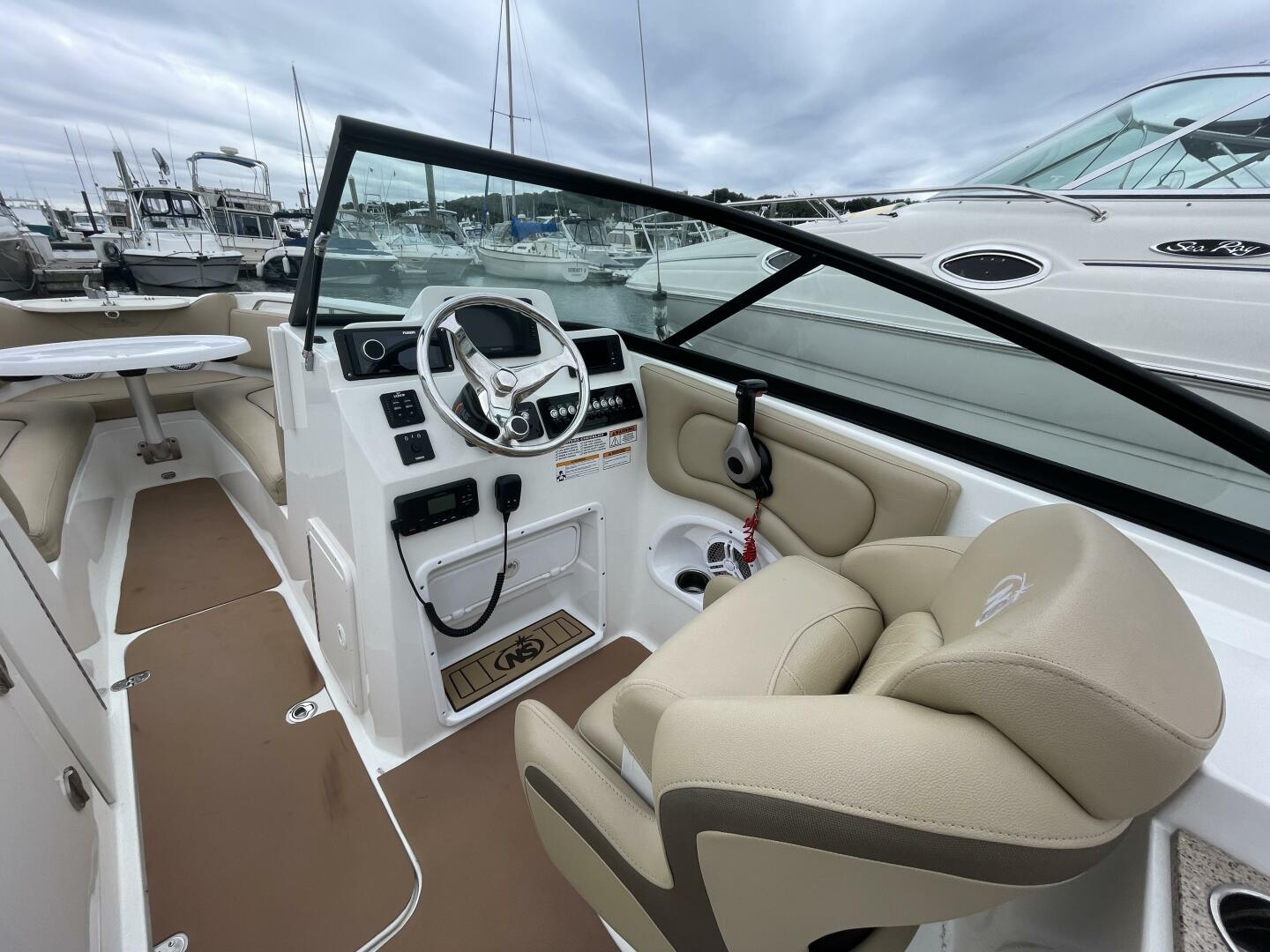 23ft NauticStar Yacht For Sale