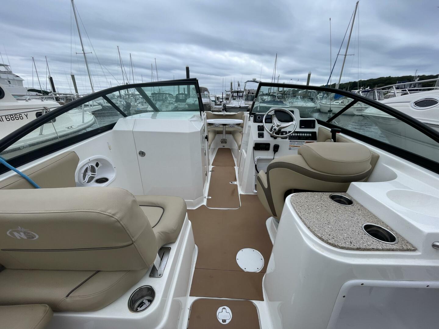 23ft NauticStar Yacht For Sale