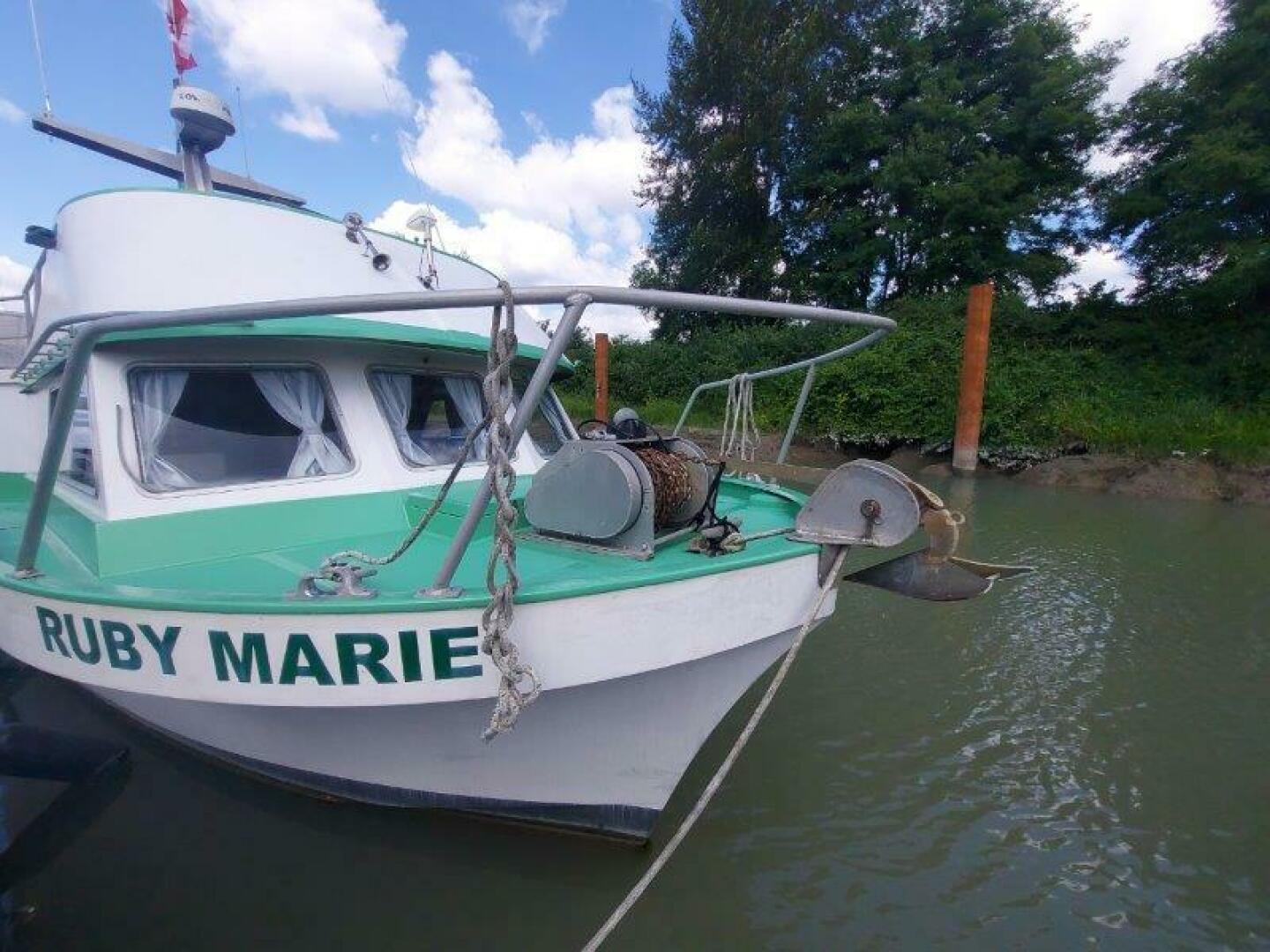 37ft Custom Yacht For Sale