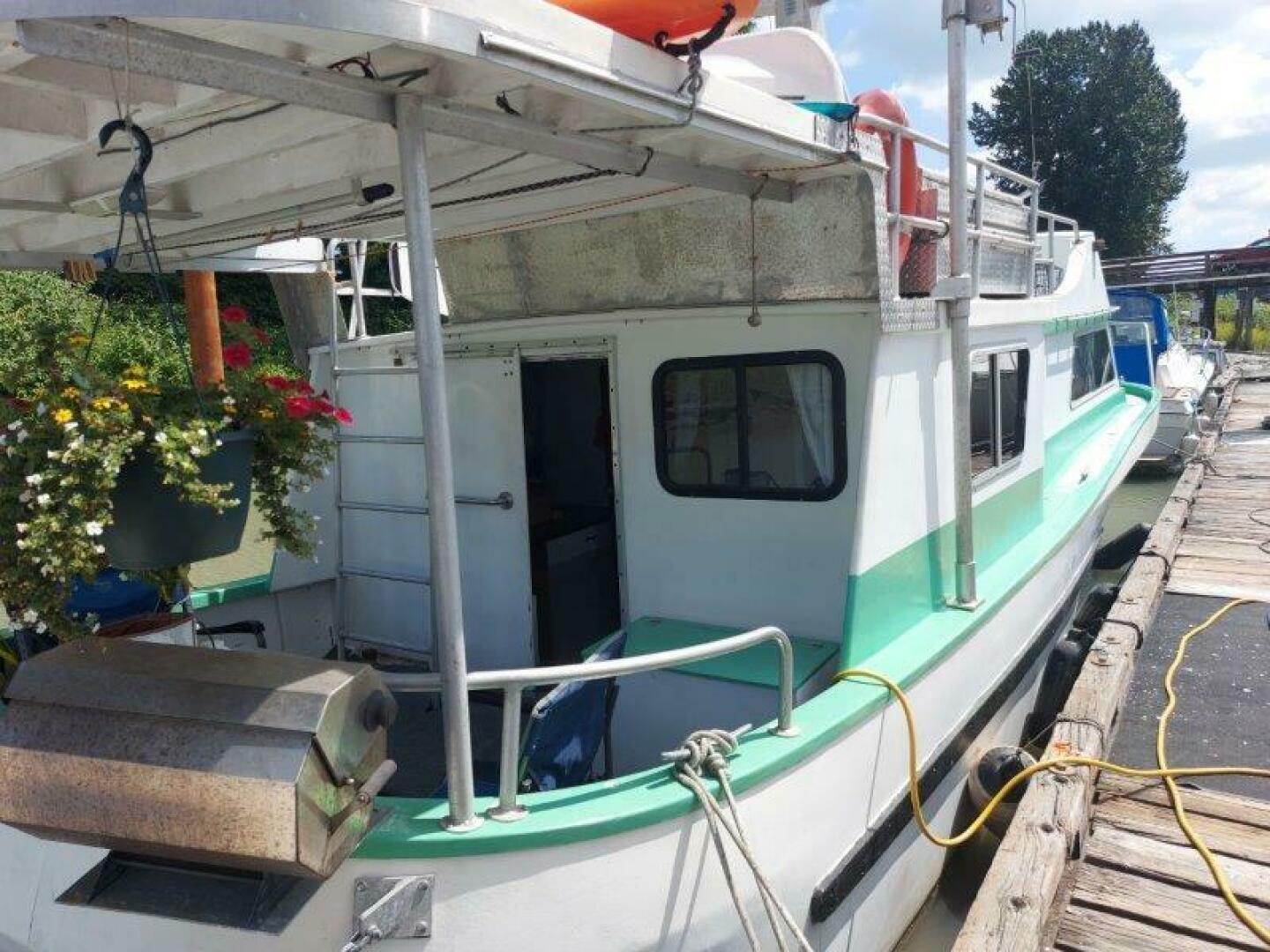 37ft Custom Yacht For Sale