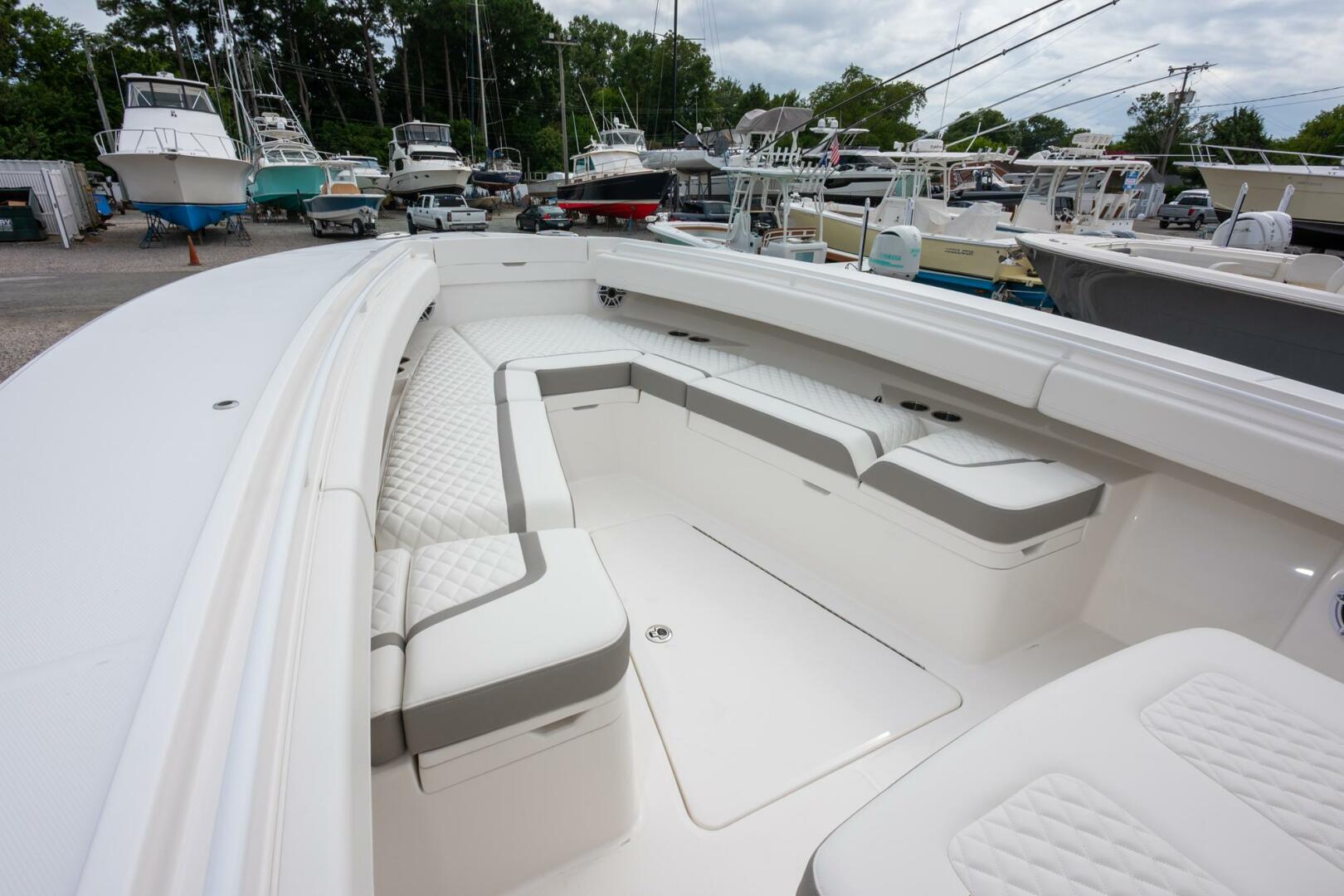 2026 Regulator 31 LR 04