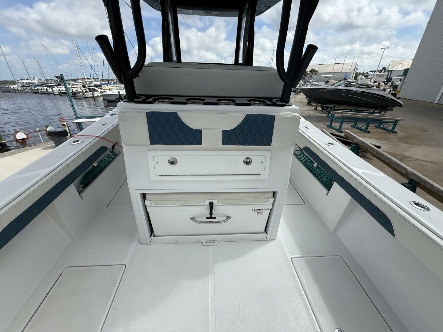 33ft Front Runner Yacht For Sale