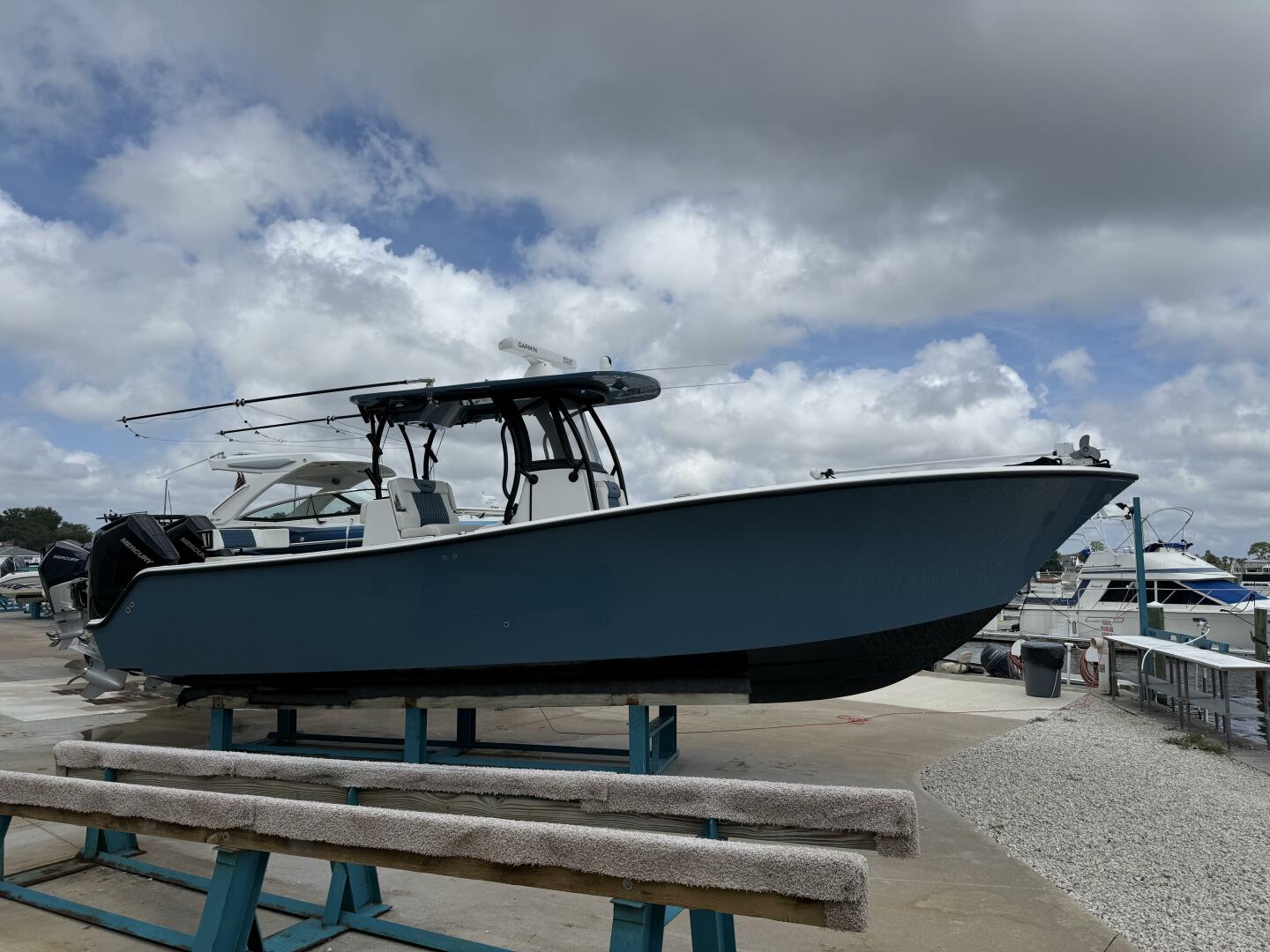 33ft Front Runner Yacht For Sale