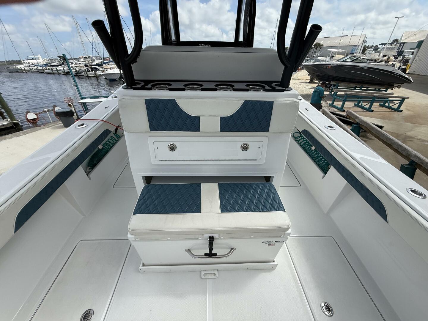 33ft Front Runner Yacht For Sale