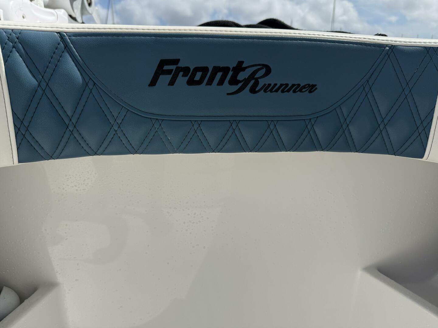 33ft Front Runner Yacht For Sale