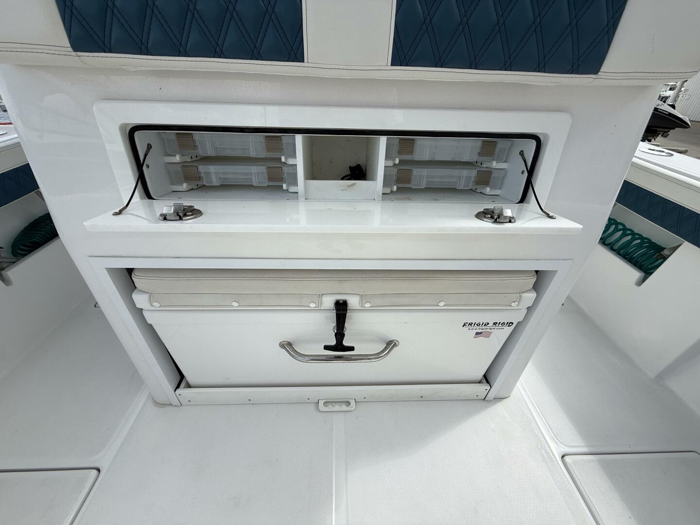 33ft Front Runner Yacht For Sale
