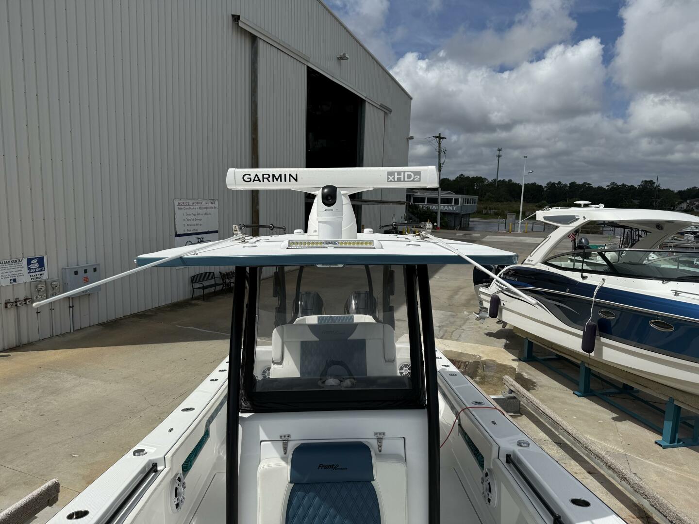33ft Front Runner Yacht For Sale